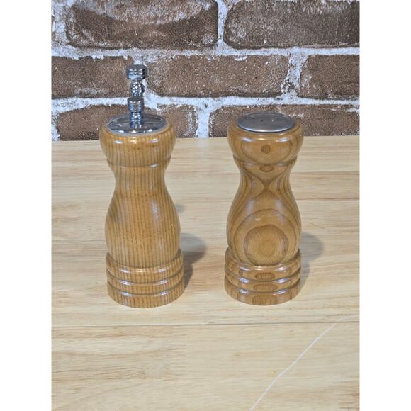 Vtg Olde Thompson Oak Wood Pepper Grinder Mill & Salt Shaker Set USA VGC - Picture 2 of 7